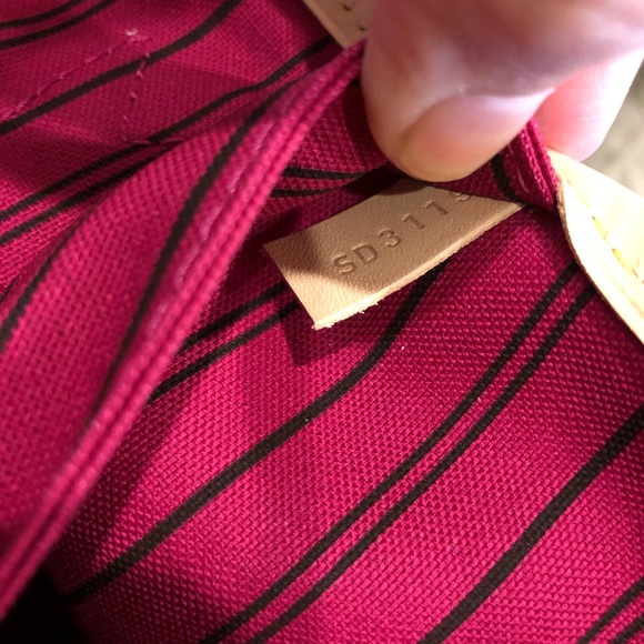 Louis Vuitton Neverfull mm - Picture 6 of 8